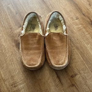 Ugg Ascot slippers